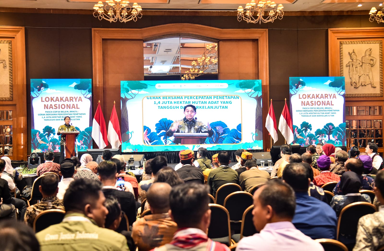 Menteri Kehutanan (Menhut) Raja Juli Antoni menyampaikan arahan di Lokakarya Nasional Gerak Bersama Percepatan Penetapan 1,4 Juta Hektar Hutan Adat, di Jakarta Pusat (17/12). (Dok. Kemenhut)
