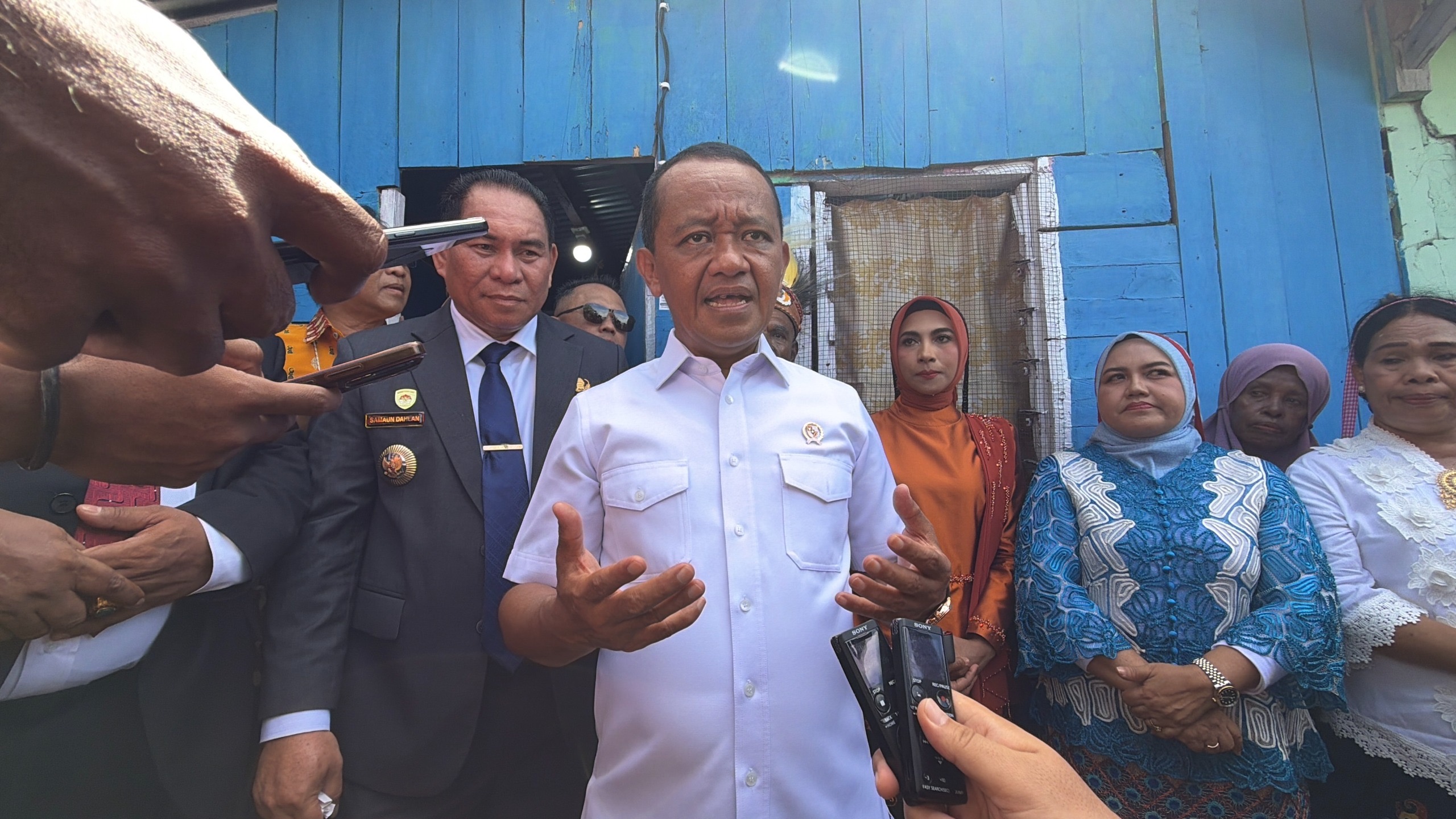Kementerian ESDM menargetkan percepatan elektrifikasi di lebih dari 10.000 lokasi 3T dalam lima tahun ke depan guna memastikan pemerataan akses energi bagi seluruh masyarakat.