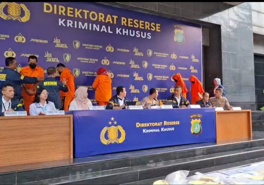 Polda Metro Jaya mengungkap kasus praktik aborsi ilegal di sebuah unit apartemen lantai 28 di Jalan Basuki Rahmat, Kelurahan Cipinang Besar, Jakarta Timur.