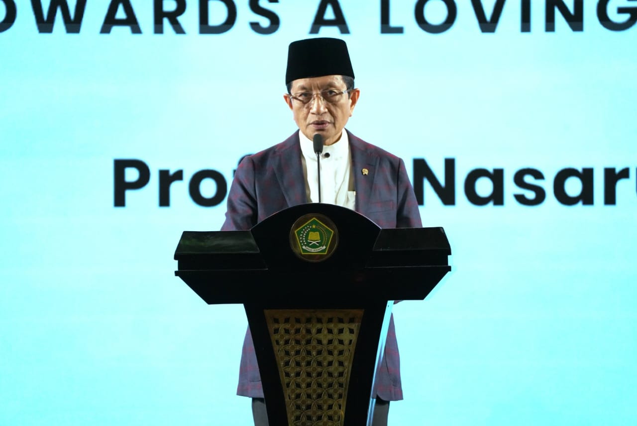Menteri Agama (Menag) Nasaruddin Umar dalam peluncuran Indeks Kerukunan Umat Beragama (IKUB) di Jakarta (22/12) malam. Skor IKUB kembali mengalami kenaikan. (Dok. Kemenag)