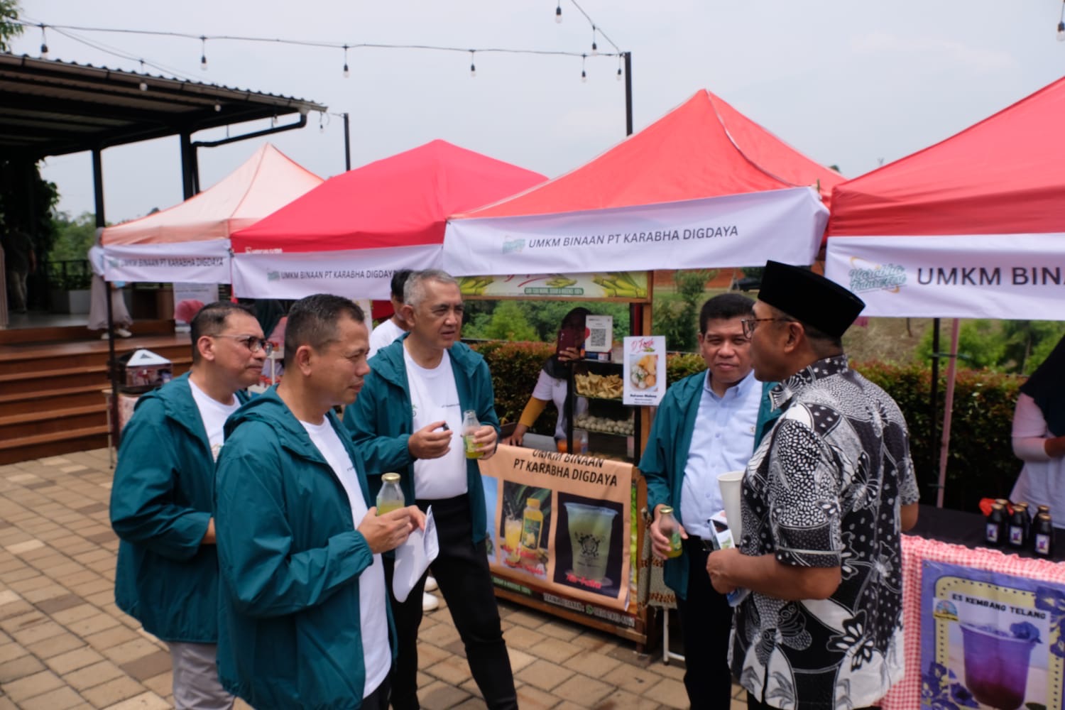 TUMBUH BERSAMA: PT Karabha Digdaya terlibat aktif dalam pemberdayaan UMKM lokal.