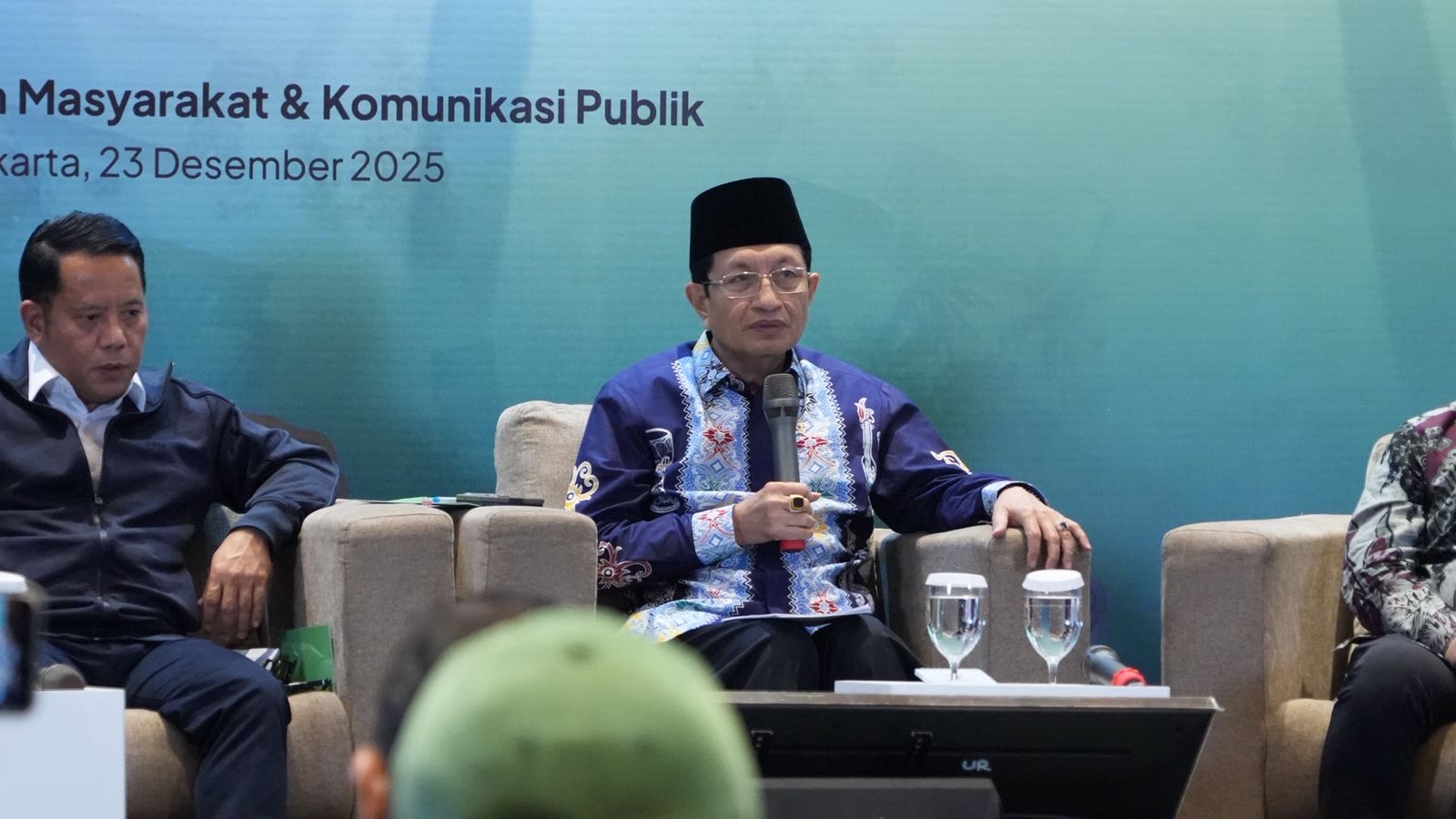 Menteri Agama Nasaruddin Umar (dua dari kiri) dalam Dialog Media Refleksi Kinerja 2025 di Jakarta (23/12).