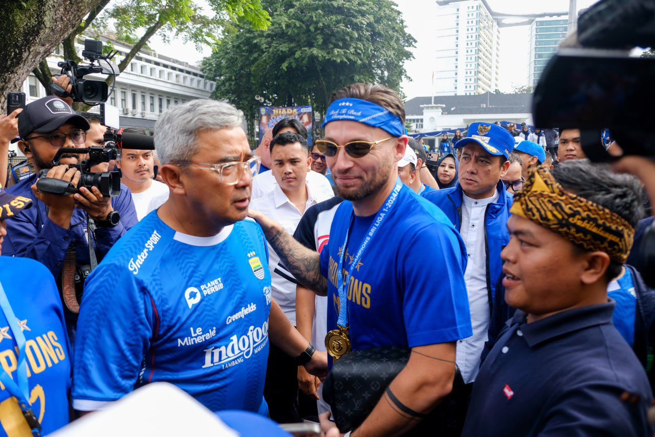 Wali Kota Bandung, Muhammad Farhan, mengimbau seluruh bobotoh untuk menjaga ketertiban.