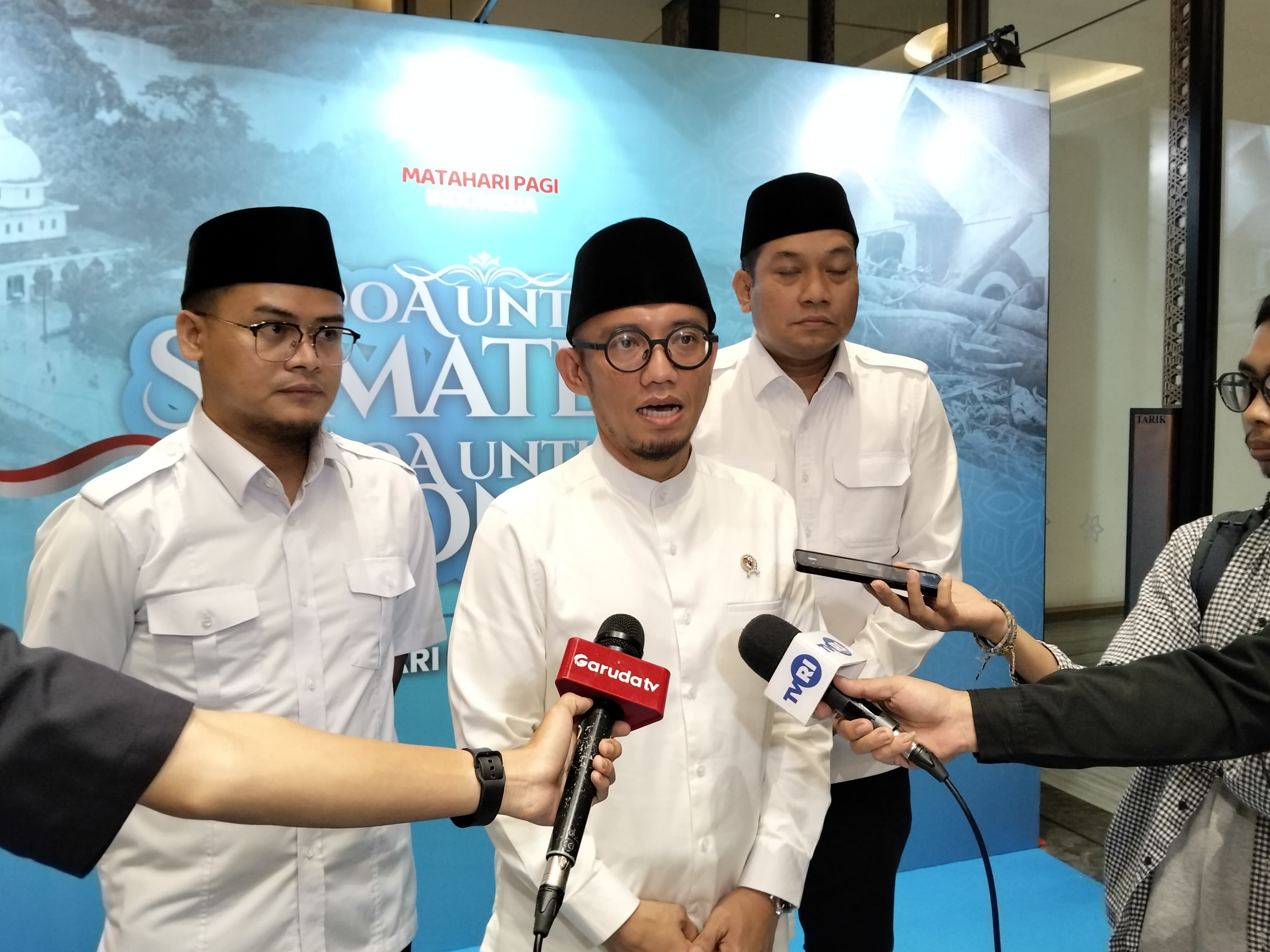Ketua Majelis Pertimbangan Pengurus Besar MPI sekaligus Wakil Menteri Haji dan Umrah (Wamenhaj) Dahnil Anzar Simanjuntak memberikan keterangan kepada wartawan usai doa bersama.