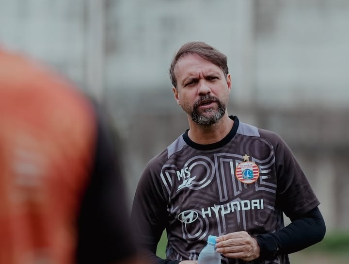 Pelatih Persija Mauricio Souza.