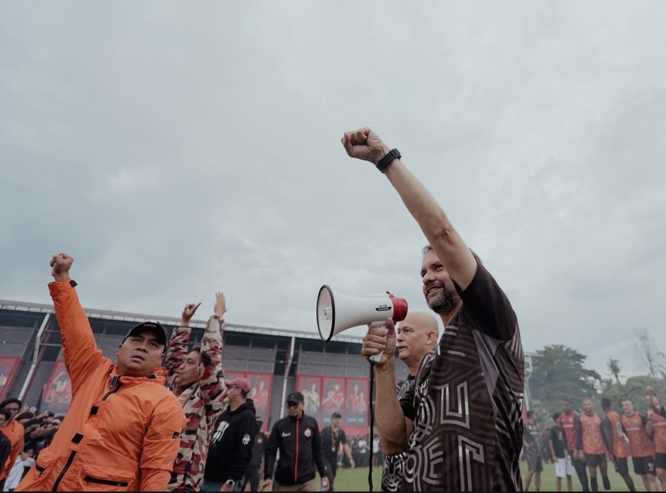 Pelatih Persija, Mauricio Souza,