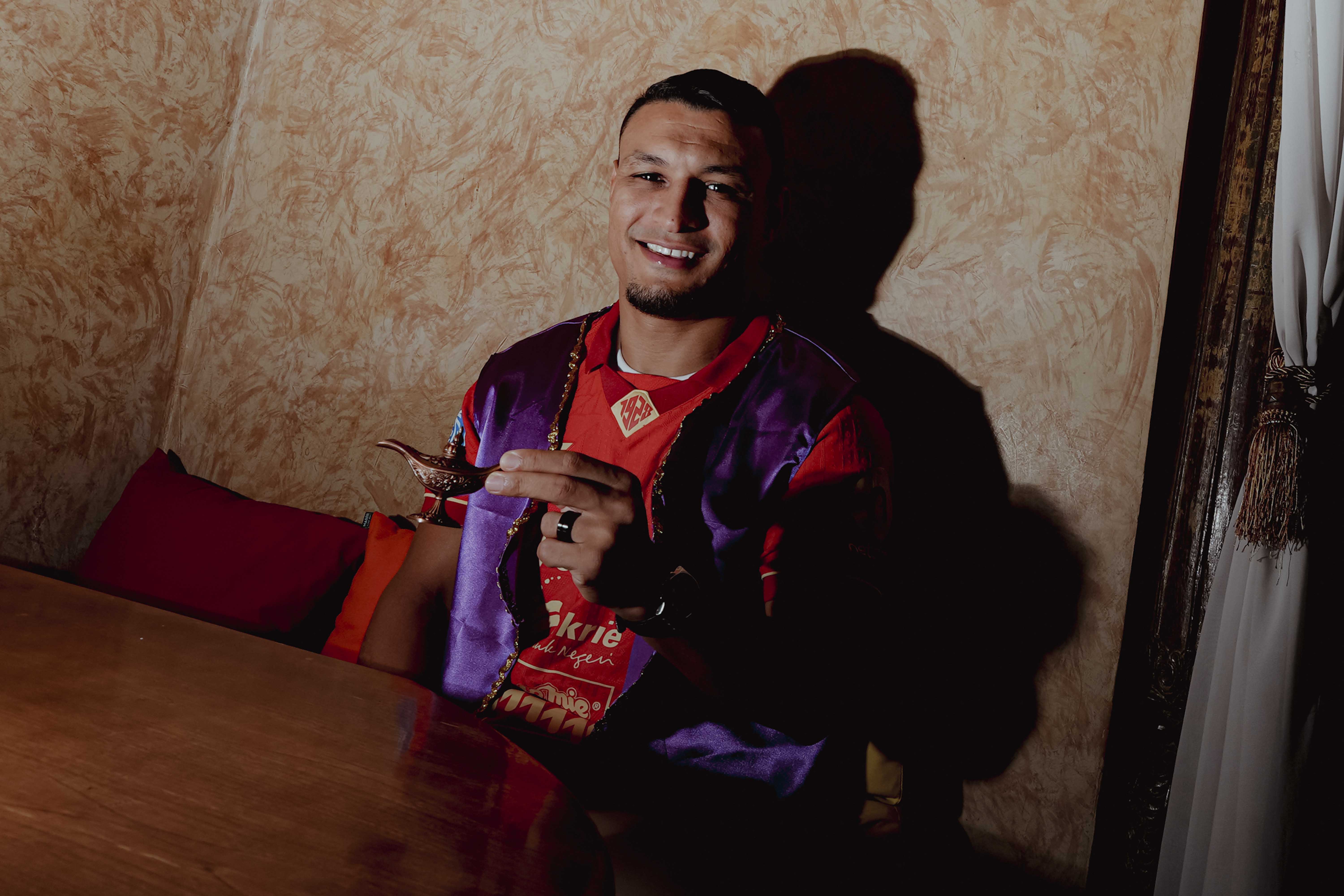 Alaeddine Ajaraie  ujung tombak baru Persija Jakarta.