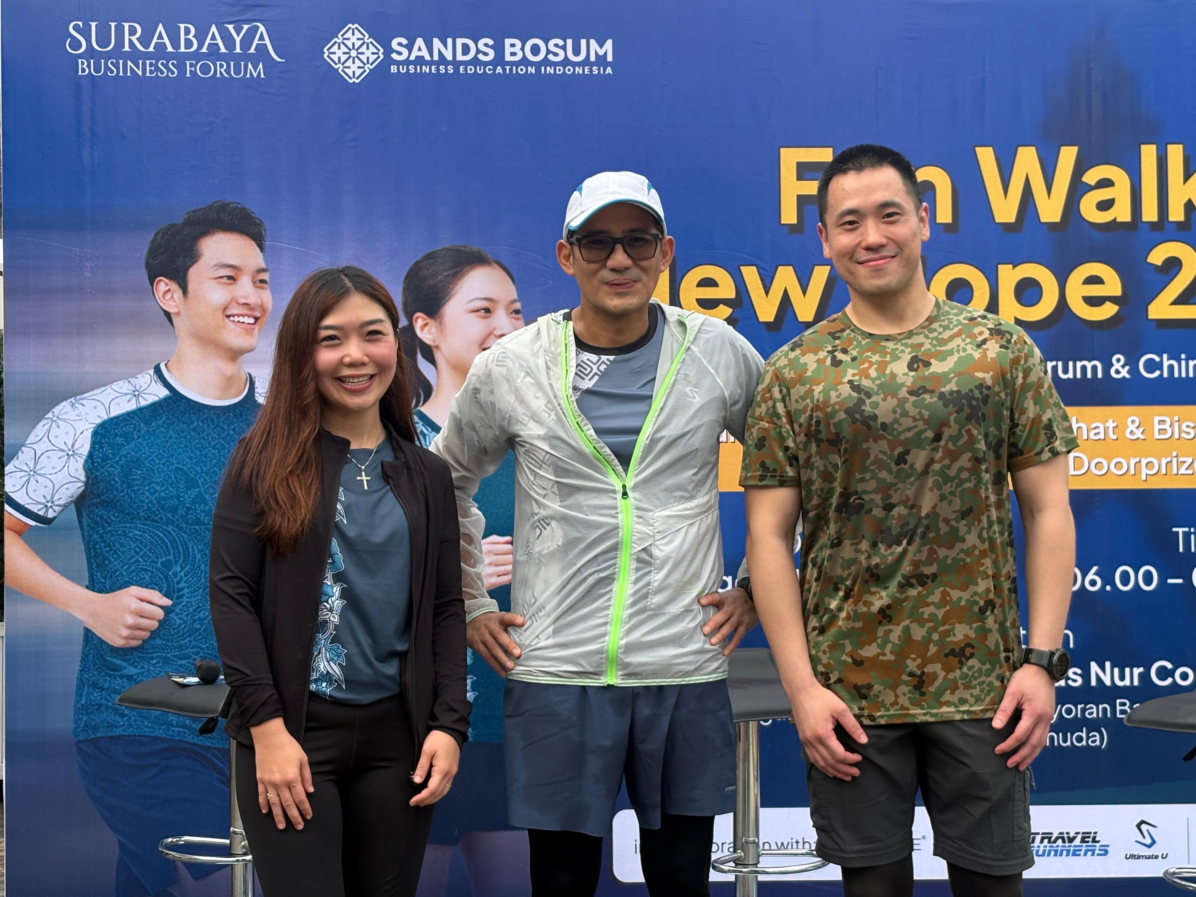 KOMPAK: Dari kiri, Lifewave Country Manager Indonesia Ivonne Sabrina, Eks Menparekraf Sandiaga Uno,  Trinity Land Director of Sales Ronald Cassidy saat diskusi di Uno Chill Spot, Jakarta.