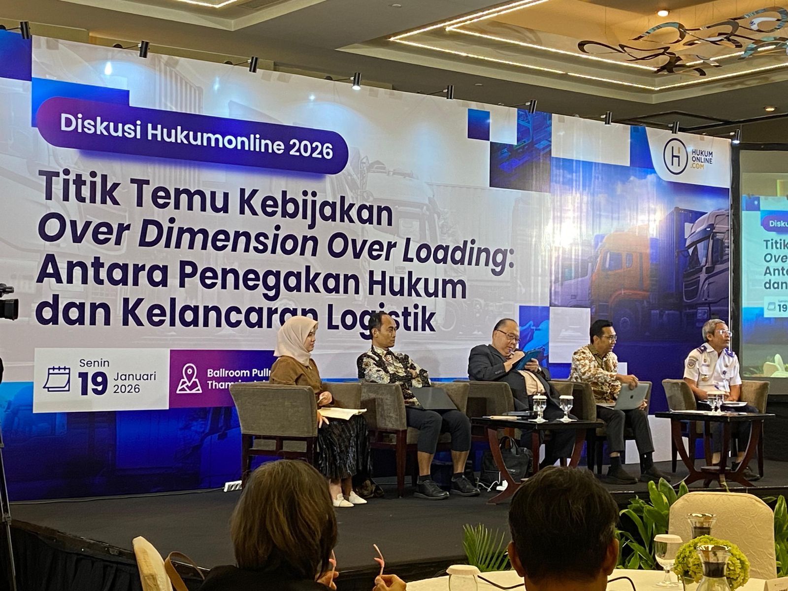 Diskusi bertajuk Titik Temu Kebijakan Over Dimension Over Loading.