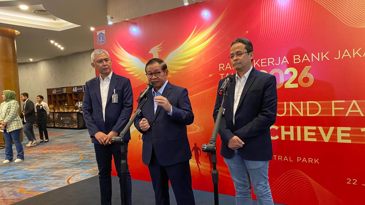 Gubernur DKI Pramono Anung  membahas kinerja Bank Jakarta.