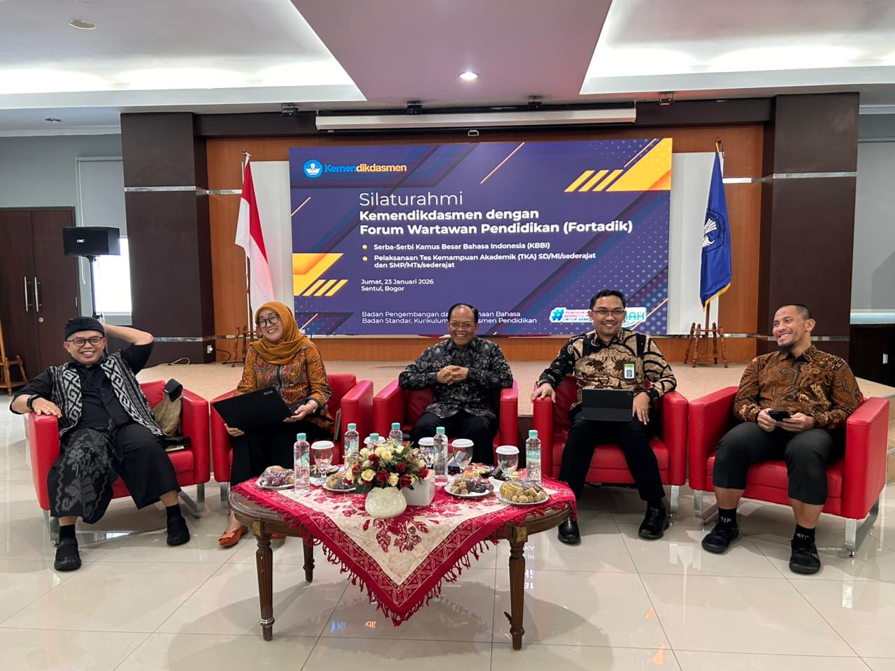 Badan Bahasa dan Badan Standar, Kurikulum, dan Asesmen Pendidikan (BSKAP) memberikan penjelasan mengenai entri baru KBBI dan TKA pada Taklimat Media, Jumat (23/1).