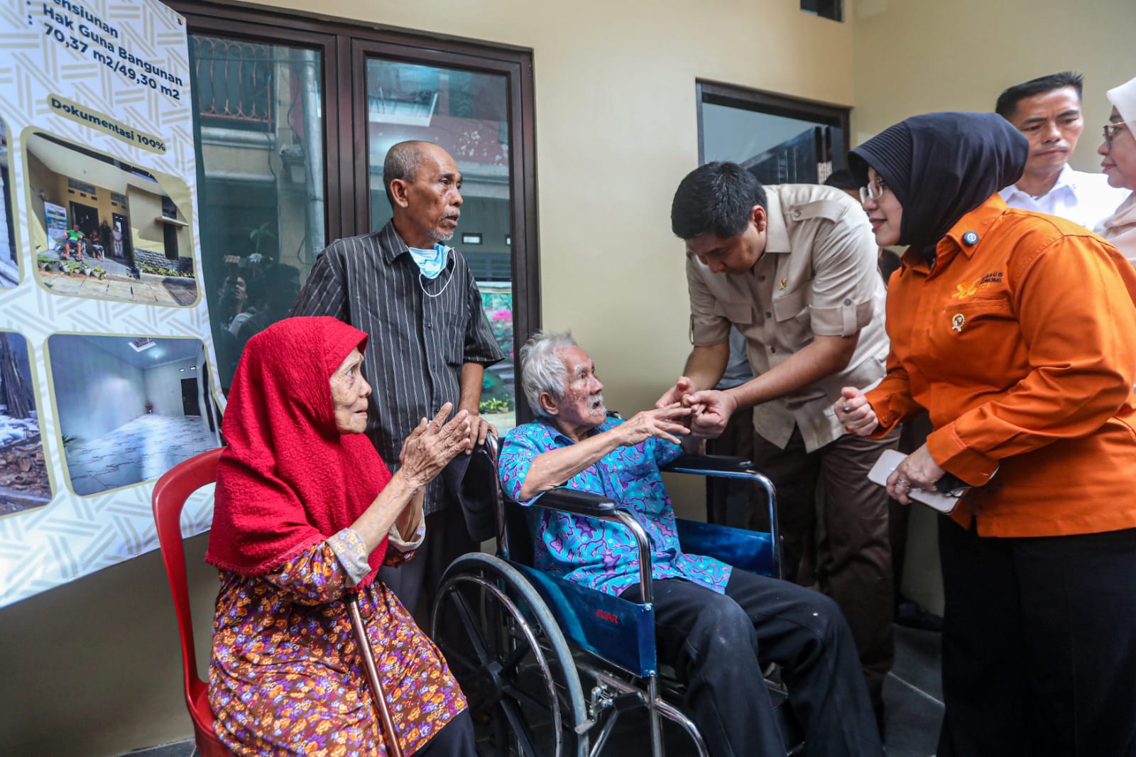 Menteri Perumahan dan Kawasan Permukiman (PKP) Maruarar Sirait meninjau kawasan Menteng Tenggulun (28/1/2026).