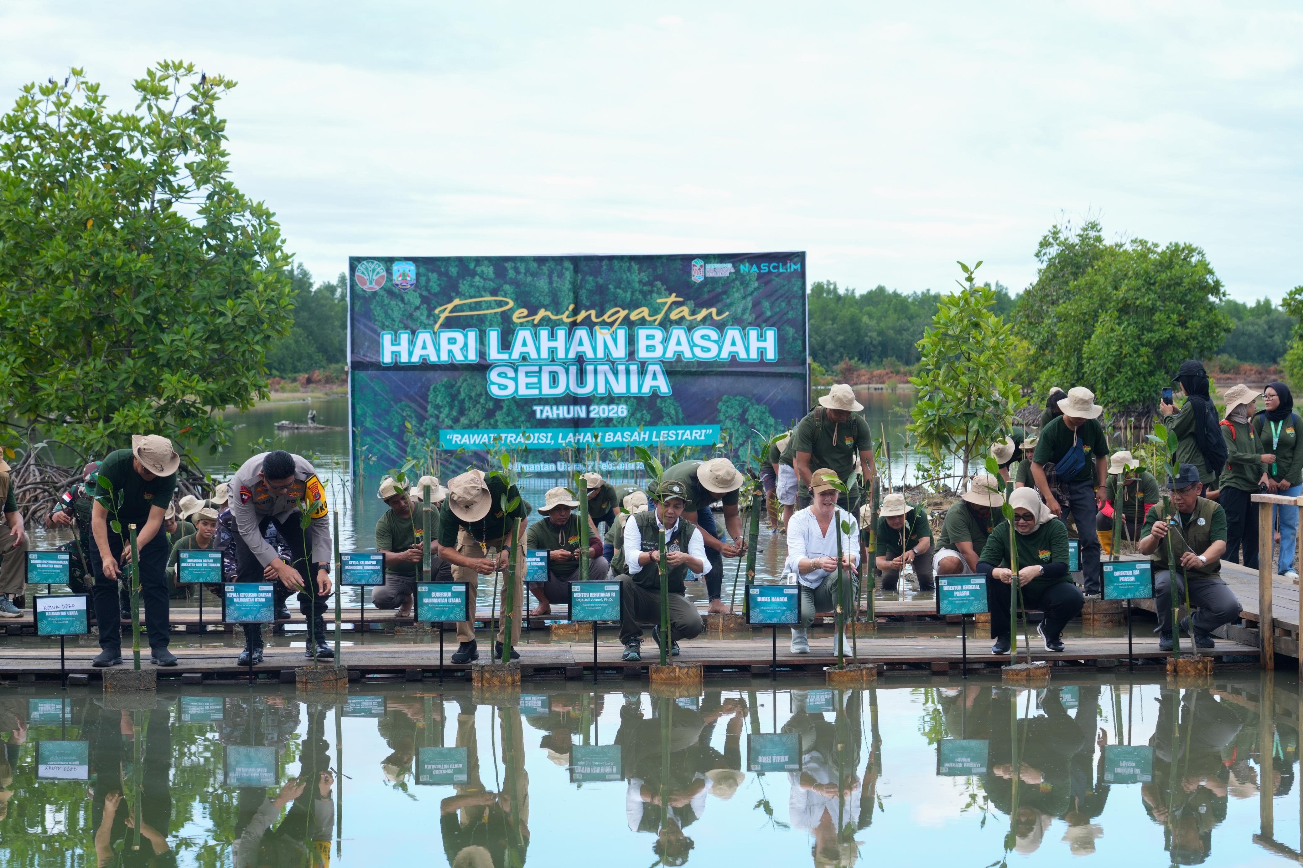 Peringatan Hari Lahan Basah Sedunia yang dipusatkan di kawasan konservasi Mangrove dan Bekantan, Kalimantan Utara (7/2).