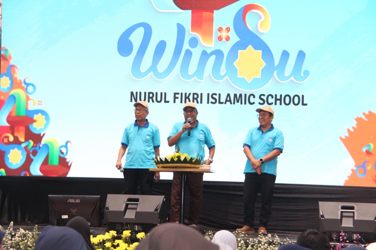 Kegiatan jalan santai (Fun Walk) memperingati 4 windu Nurul Fikri Islamic School (NFIS) yang diselenggarakan di ajang CFD Margonda Depok (8/2). (Dok. NFIS)