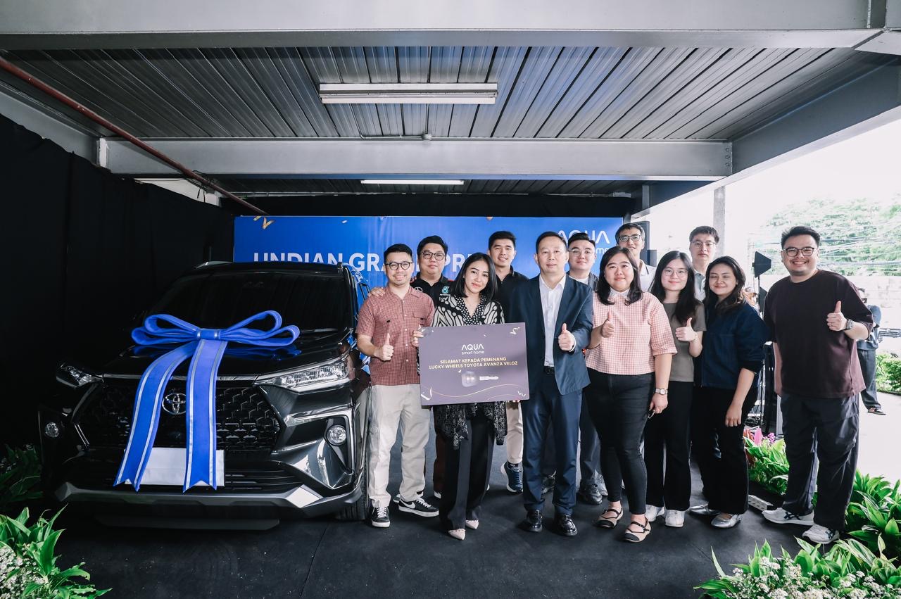 Megawati terpilih sebagai pemenang Grand Prize dan berhak membawa pulang 1 unit Toyota Avanza.