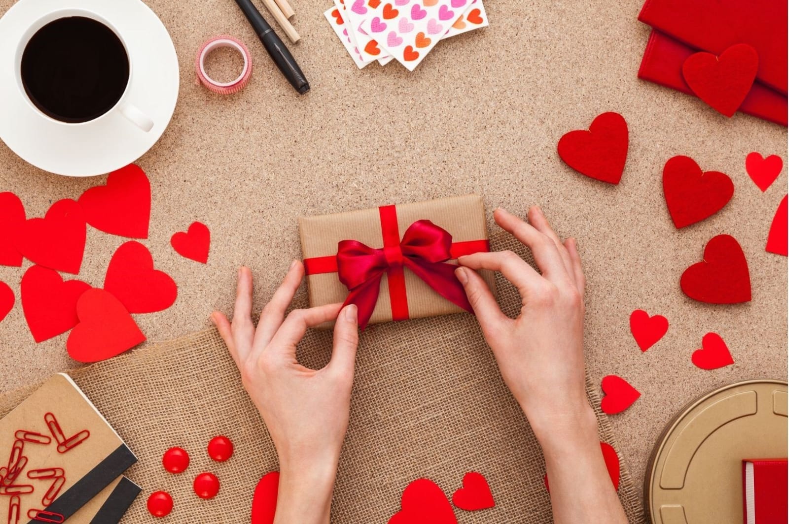 Siapkan kado di Hari Valentine.