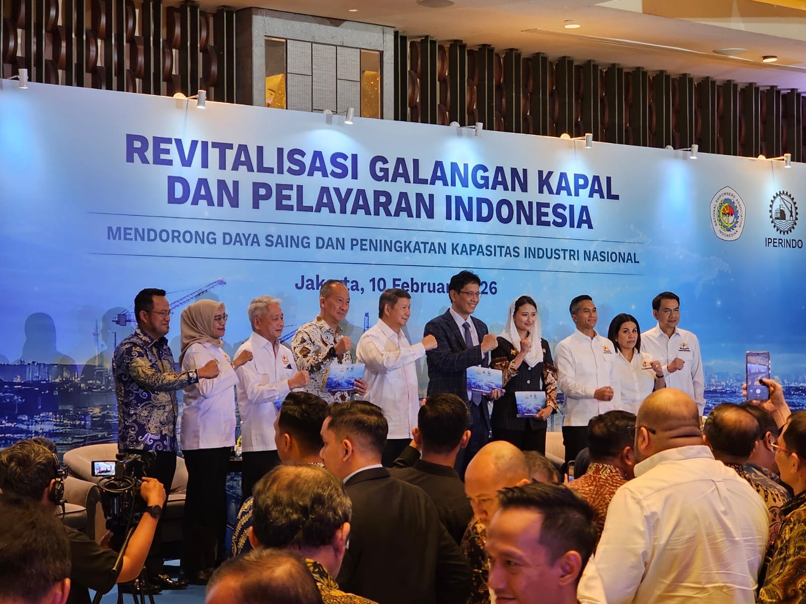 Focus Group Discussion (FGD) tentang Revitalisasi Industri Galangan dan Pelayaran Indonesia yang digelar oleh Kadin Indonesia di Jakarta, Selasa (10/2).
