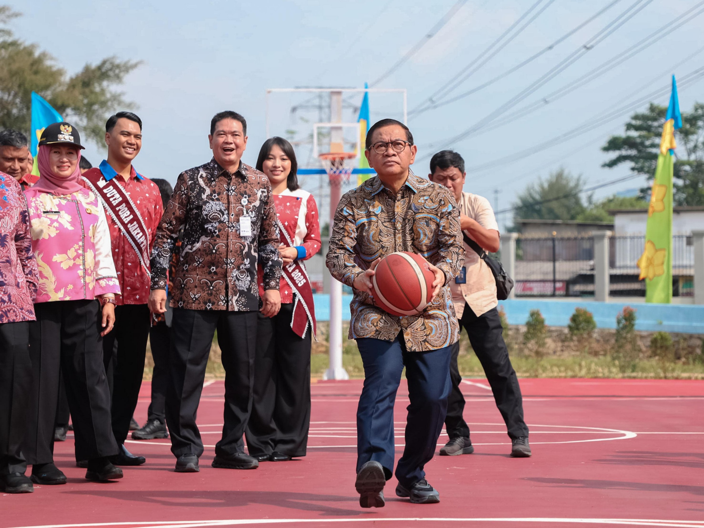 Pramono Anung Tanggapi Liga Aspal yang Viral di Media Sosial