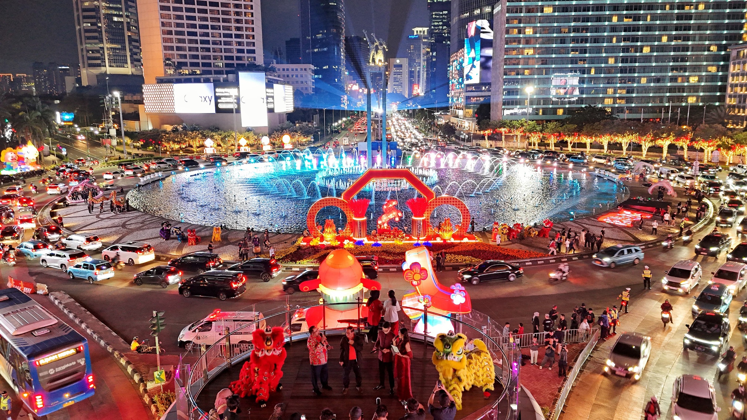 Gubernur DKI Jakarta, Pramono Anung, bersama Wakil Gubernur (Wagub) Rano Karno menghadiri Festival Imlek Jakarta 2026 di kawasan Bundaran Hotel Indonesia (HI), pada Jumat (13/2) malam. (Istimewa)