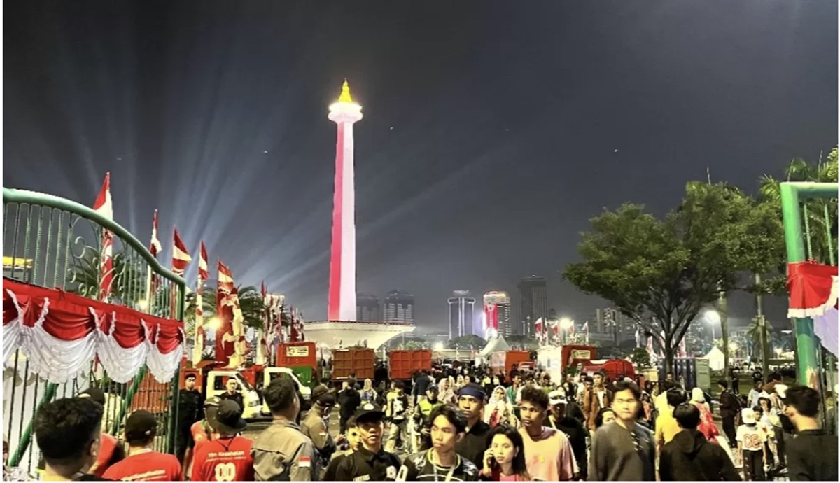 Ilustrasi suasana Kawasan Monas saat malam hari. (Nanda Prayoga/JawaPos.com)
