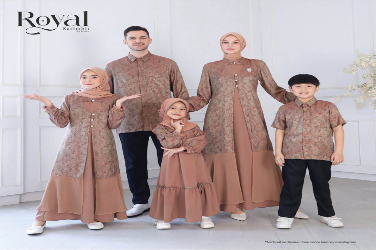 Tahun 2026 membawa nuansa yang mungkin agak berbeda dari tahun sebelumnya, mulai dari gamis dengan potongan modern, hingga gamis couple dengan keluarga menjadi incaran utama. (Foto: ethicacollection)