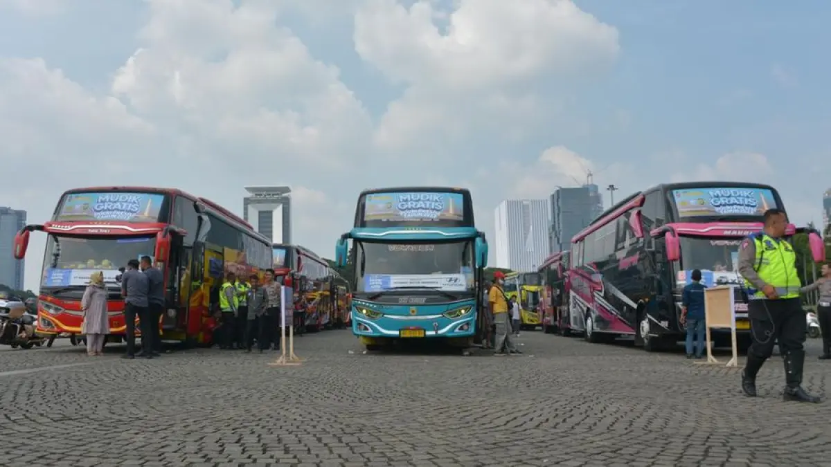 Sejumlah instansi pemerintah, BUMN, hingga perusahaan swasta masih membuka program mudik gratis dengan berbagai rute tujuan di Pulau Jawa dan Sumatra. (Dok Kemenhub)