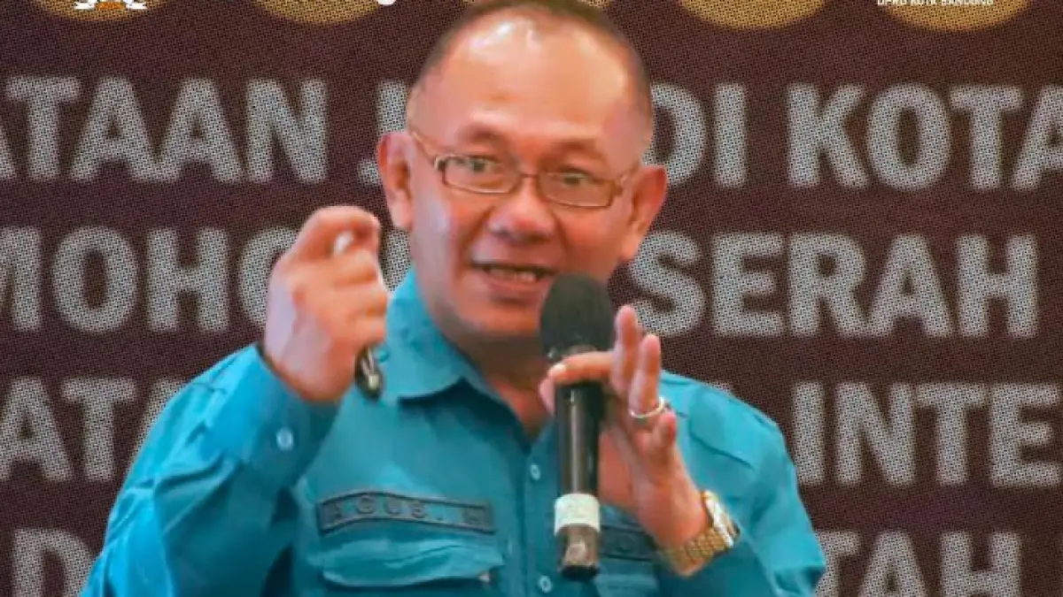 Ketua Komisi III, Agus Hermawan, menegaskan persoalan klasik Kota Bandung seperti banjir, jalan rusak, dan drainase harus menjadi prioritas utama. (Humas DPRD Bandung)