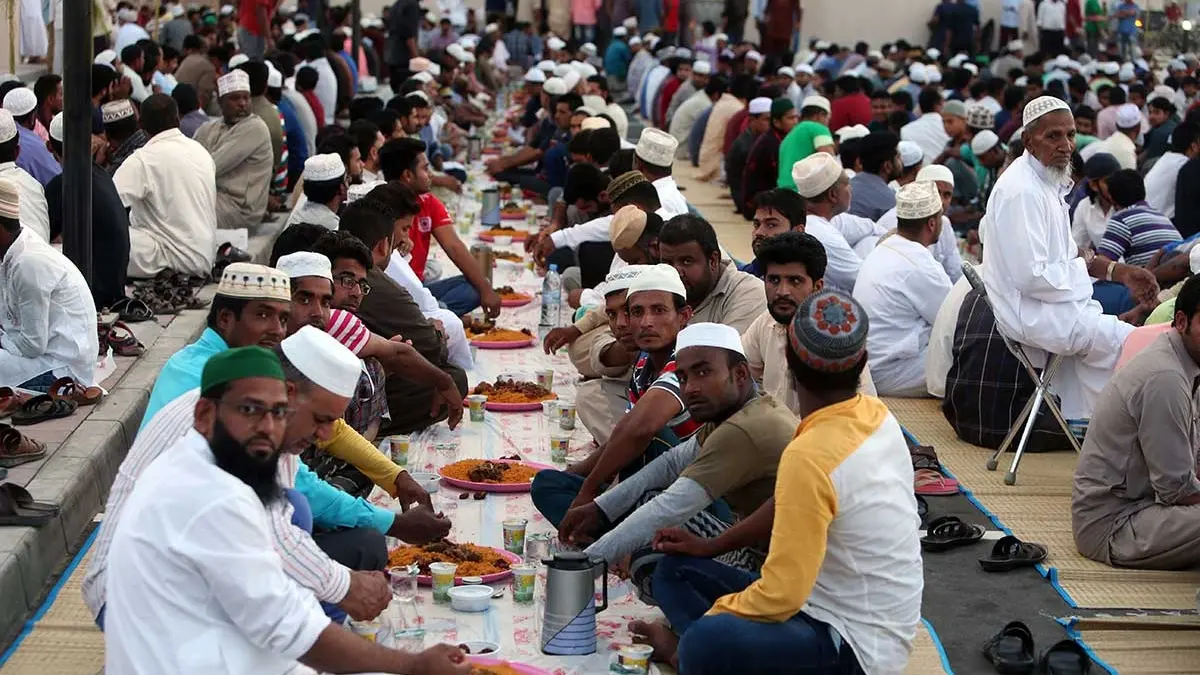 Setiap amal kebaikan yang dilakukan umat Muslim di bulan suci Ramadhan dilipatgandakan pahalanya. Karena itu, Ramadhan sering dimanfaatkan sebagai momentum untuk memperbanyak ibadah. (arabianbusiness)