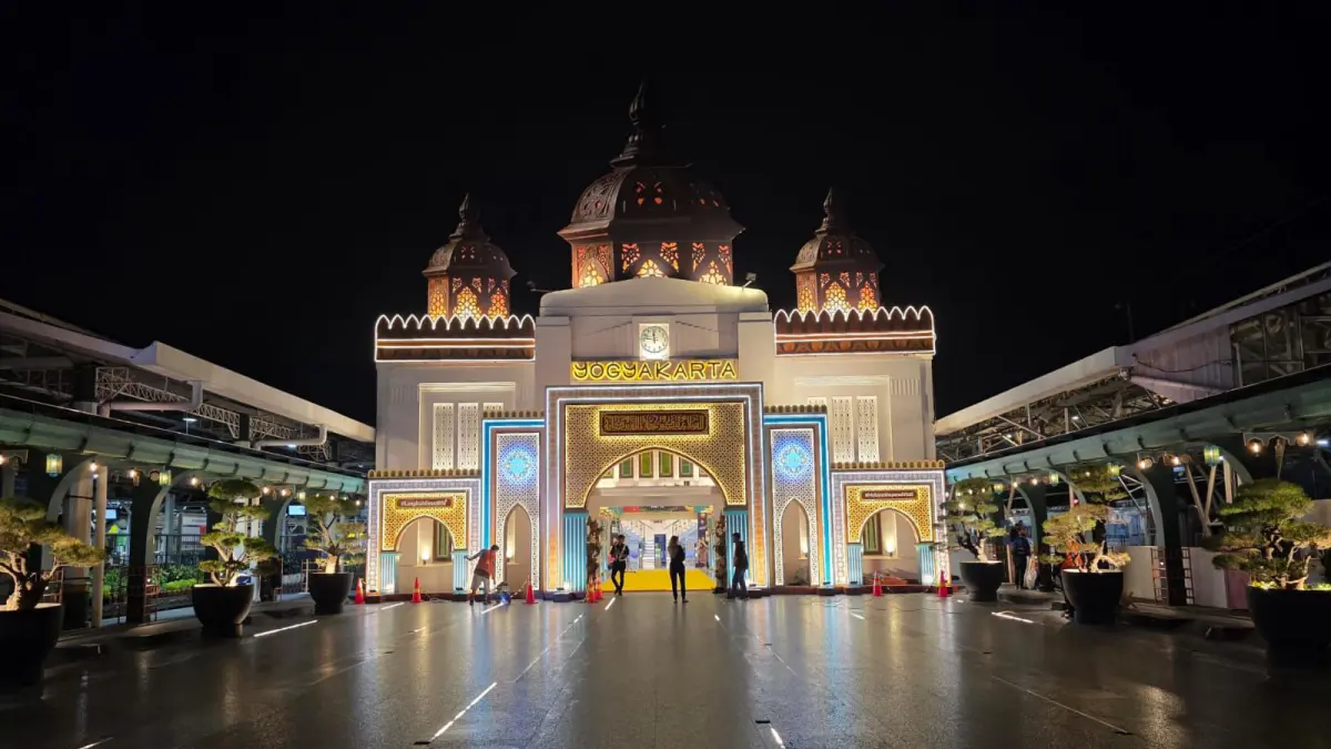Tahun ini menjadi tahun ketiga kolaborasi BSI dan KAI DAOP 6 dalam menghadirkan aktivasi menarik di kawasan Stasiun Tugu Yogyakarta. (Dok. BSI)