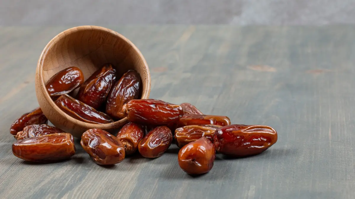 Adab berbuka puasa ini dicontohkan langsung oleh Muhammad dalam kehidupan sehari-hari. Seperti berbuka dengan kurma. (Freepik)
