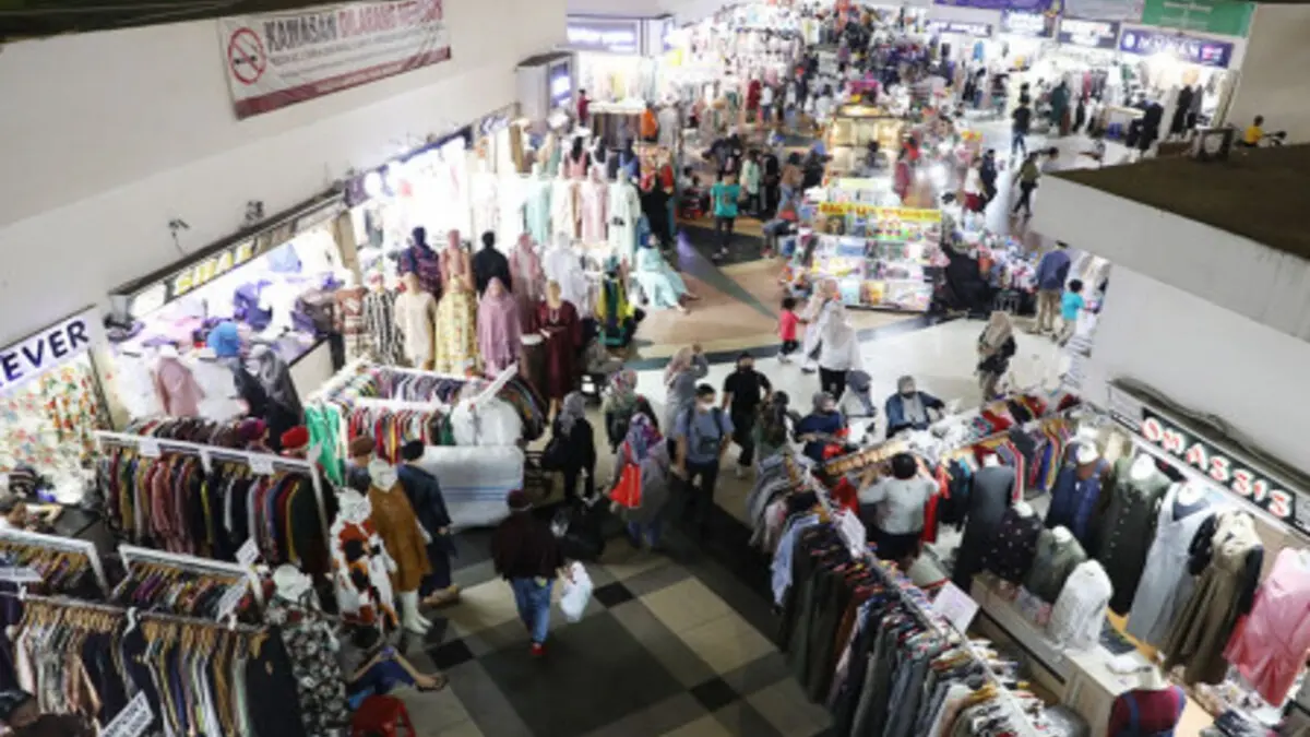  Suasana keramaian di Pasar Tanah Abang (Berita Jakarta) 