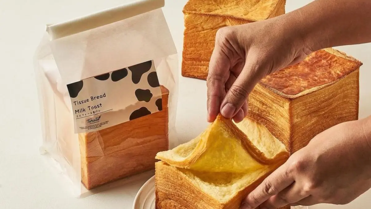 Kuliner diramaikan dengan kehadiran roti tisu yang viral di media sosial TikTok. (taralle bakehouse)