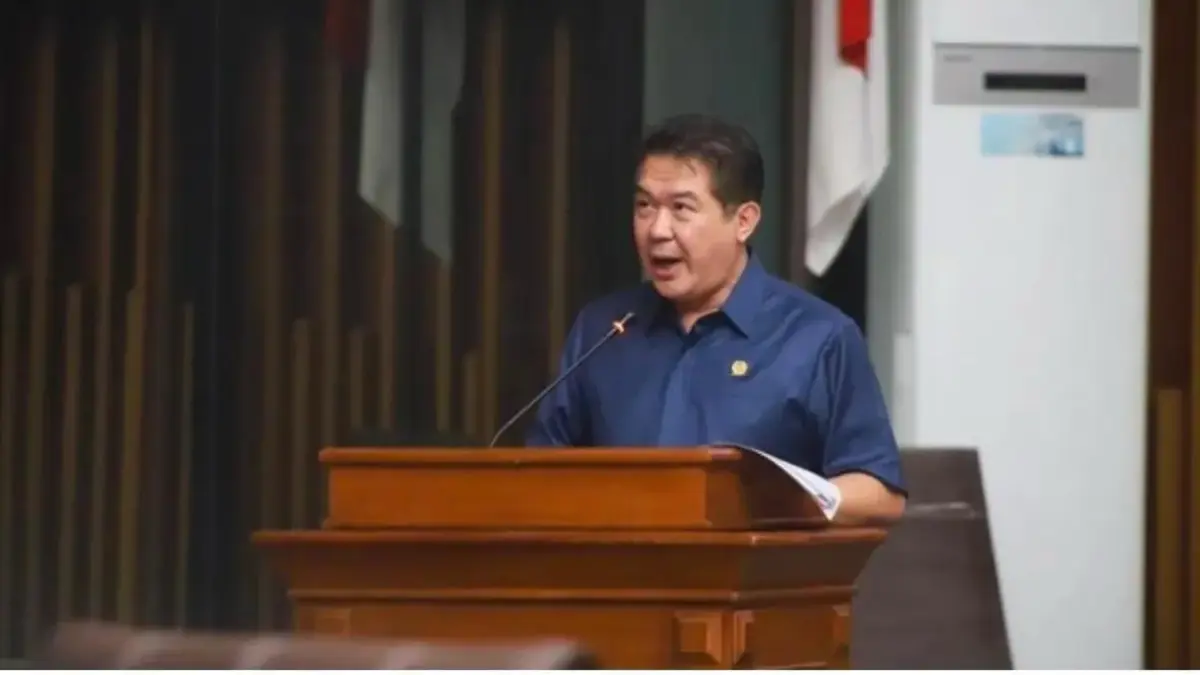 Anggota Komisi III DPRD Kota Bandung, Dr. Uung Tanuwidjaja, S.E., M.M., menilai pihak yang lalai dalam penyelesaian proyek galian kabel harus dikenai sanksi tegas. (Istimewa)