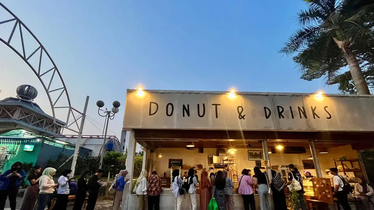 Tenant OO Donut di Blok M, salah satu outlet kuliner viral dengan antrian panjang (website by.U)