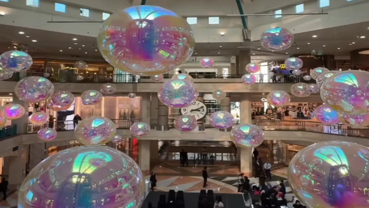 Instalasi dalam rangka Perayaan 30th Anniversary Plaza Senayan di Main Atrium (Instagram @jktcreativemedia)