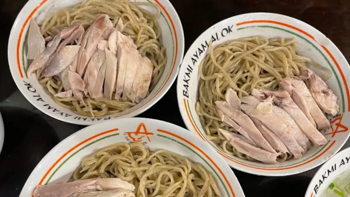 Bakmie menjadi salah satu hidangan yang tidak bisa dilepaskan dari keseharian masyarakat di Jakarta. (Instagram bakmiayamalok)