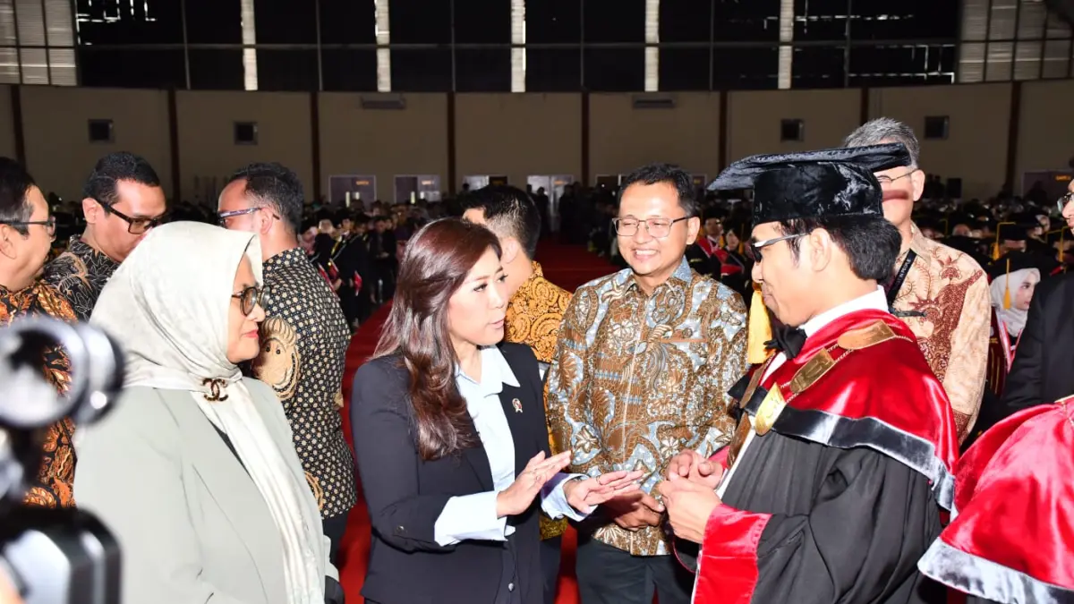 Kehadiran Menkomdigi turut didampingi Direktur Utama Telkom Dian Siswarini (paling kiri) dan Rektor Telkom University Prof. Dr. Suyanto (paling kanan). (Istimewa)