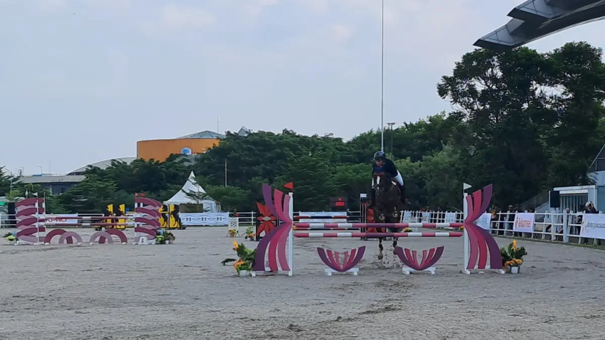 FEI CSIs International Jumping Competition 2025 jadi ajang berkuda internasional terbesar di Indonesia bahkan Asia Tenggara, sekaligus pemanasan untuk SEA Games 2025. (FOTO:Dimas Ramadhan/JawaPos.com)