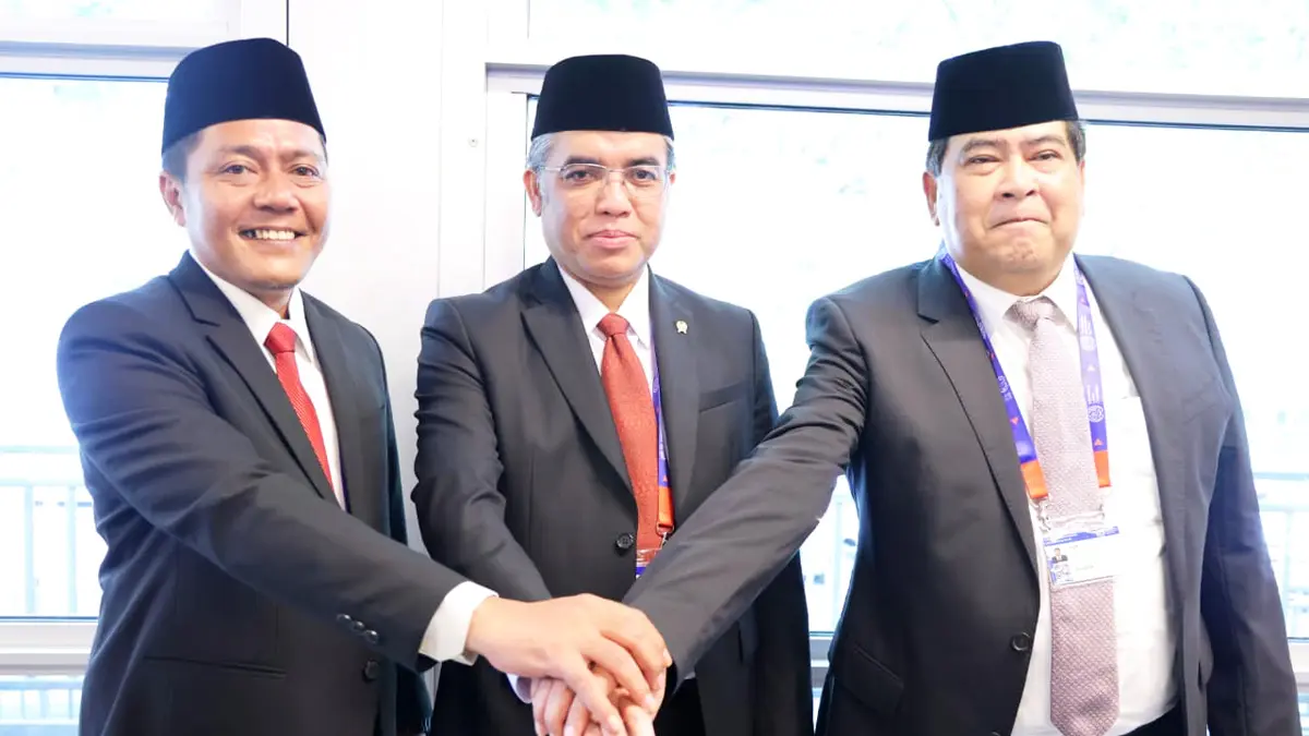 Menaker Yassierli (tengah) saat  silaturahmi bersama Delegasi Tripartit Indonesia di sela-sela ILC ke-114, Jenewa, Selasa (9/6/2026). (Istimewa).