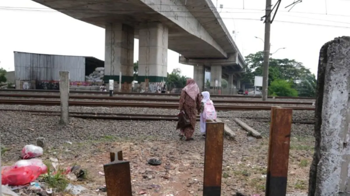 Akses pagar atau tembok pembatas jalur rel kereta api di Stasiun Klender Baru, Jakarta Timur, Jumat (24/7/2026). (ANTARA/HO-Pemerintah Kota Jakarta Timur)
