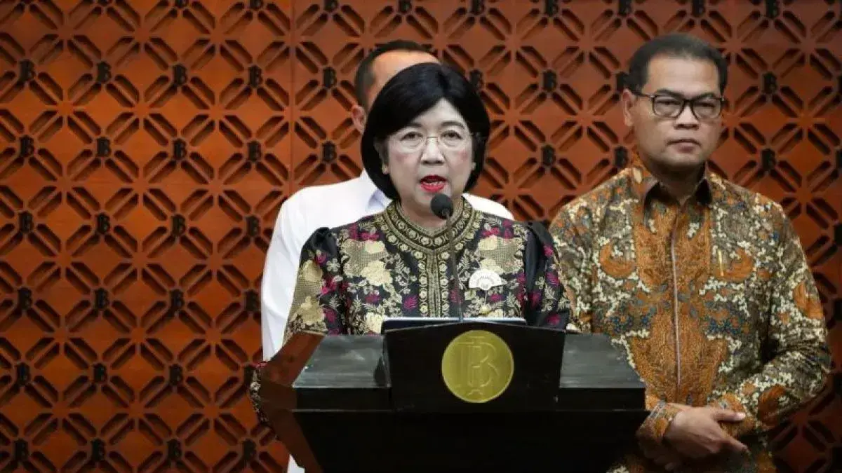 Destry Damayanti resmi memimpin BI sementara usai Perry Warjiyo mundur. Pelaku pasar menunggu gubernur definitif dan arah kebijakan. (Antara)