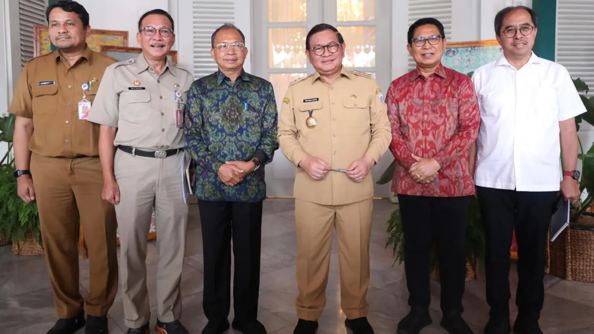 Gubernur DKI Jakarta Pramono Anung menerima kunjungan Gubernur Bali I Wayan Koster bersama Bupati Badung I Wayan Adi Arnawa di Balai Kota DKI Jakarta, Selasa (4/8). (Istimewa)