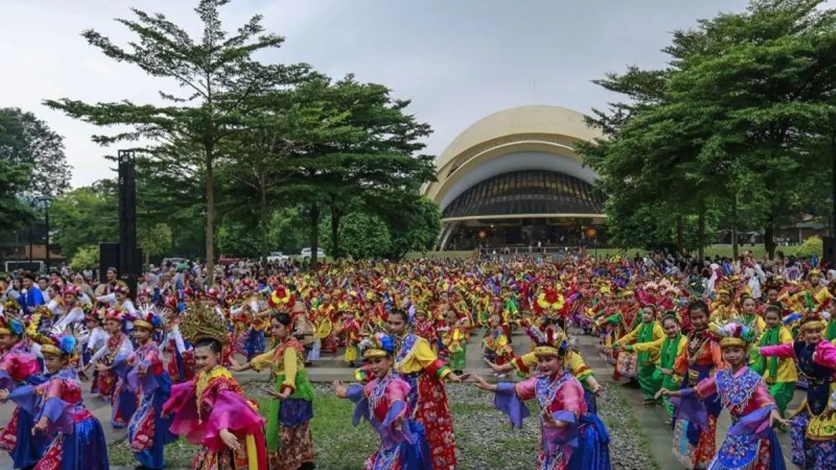 Ilustrasi tarian ondel-ondel di Taman Mini Indonesia Indah (TMII), Jakarta. (Asprilla Dwi Adha/Antara)