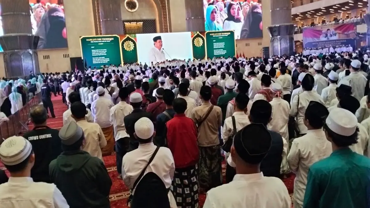 Ribuan jamaah Jatman Aswaja lantunkan doa keselamatan bangsa di Istiqlal Jakarta. (Istimewa) 