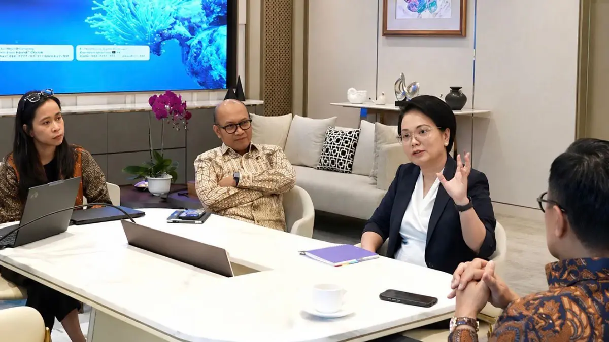 Agenda diskusi Direktur Enterprise & Business Service Telkom Veranita Yosephine dengan Kepala Badan Pengelola Investasi Danantara sekaligus Chief Operating Officer (COO) Danantara Dony Oskaria dan Managing Director Business-2 Danantara Setyanto Hantoro, beberapa waktu lalu. (Istimewa).