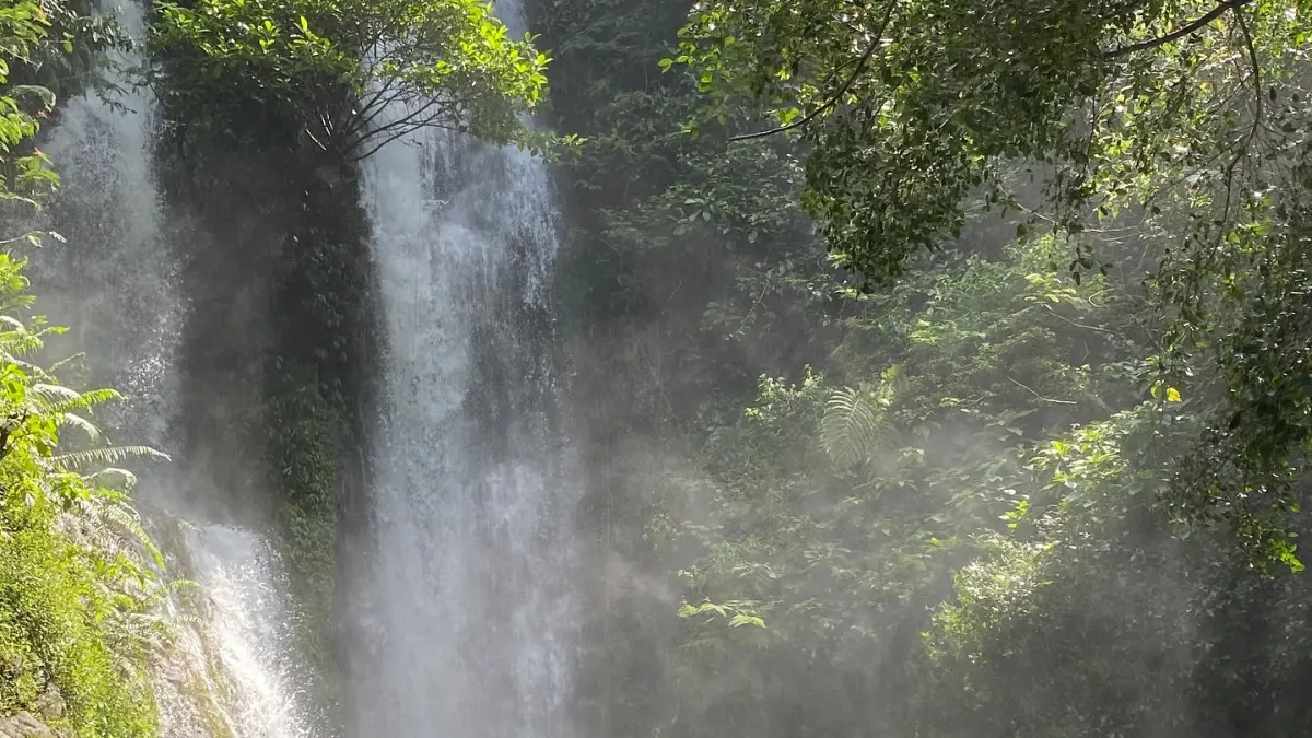 Curug Cilember, Bogor. (Instagram @curugcilember.econique)