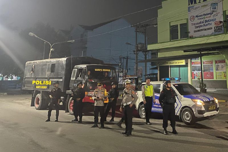 Satuan Brimob Kepolisian Daerah (Polda) Sumatera Utara (Sumut) mengintensifkan patroli malam hari di Kota Medan dan sekitarnya, Rabu (22/1/2025). (Satuan Brimob Polda Sumatera Utara/Antara)